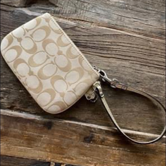 Wristlet - Picture 2 of 3